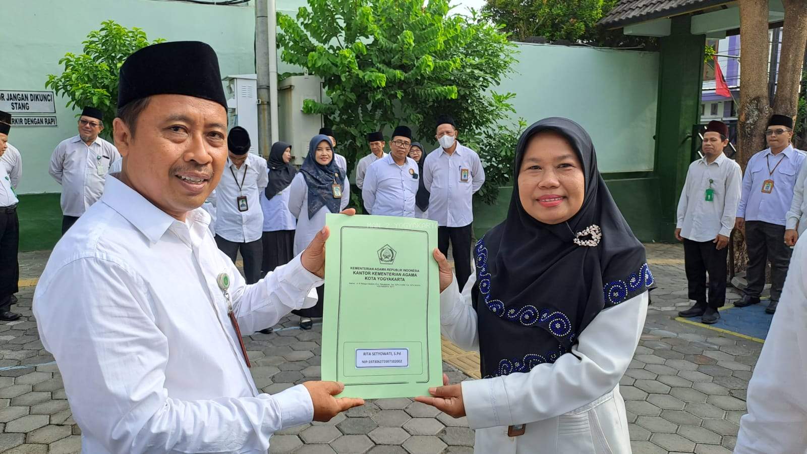 Wakaur Humas MAN 2 Yogyakarta Terima Kenaikan Pangkat