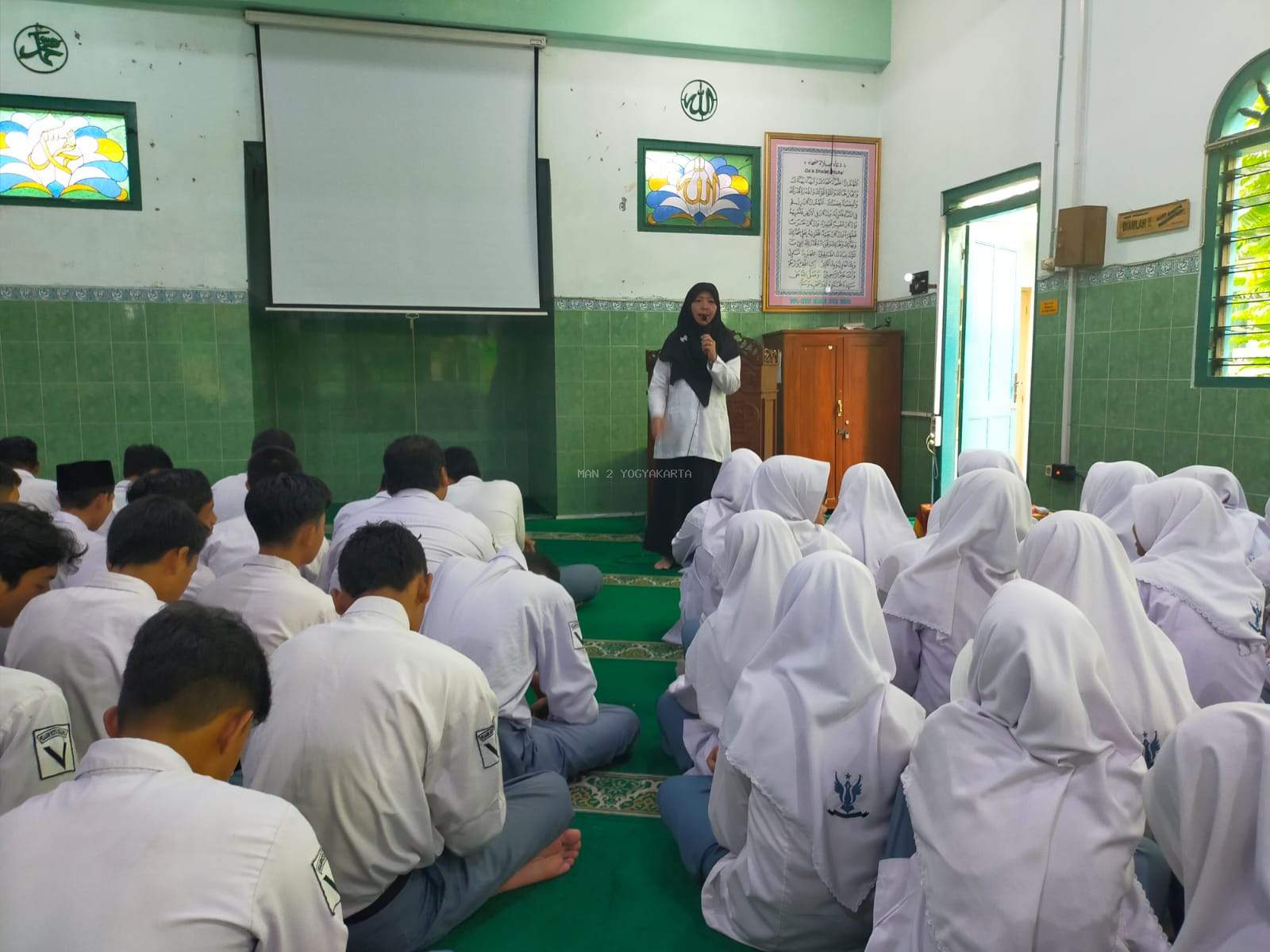  Studium General Pelayanan Bimbingan dan Konseling kelas X, layanan informasi.