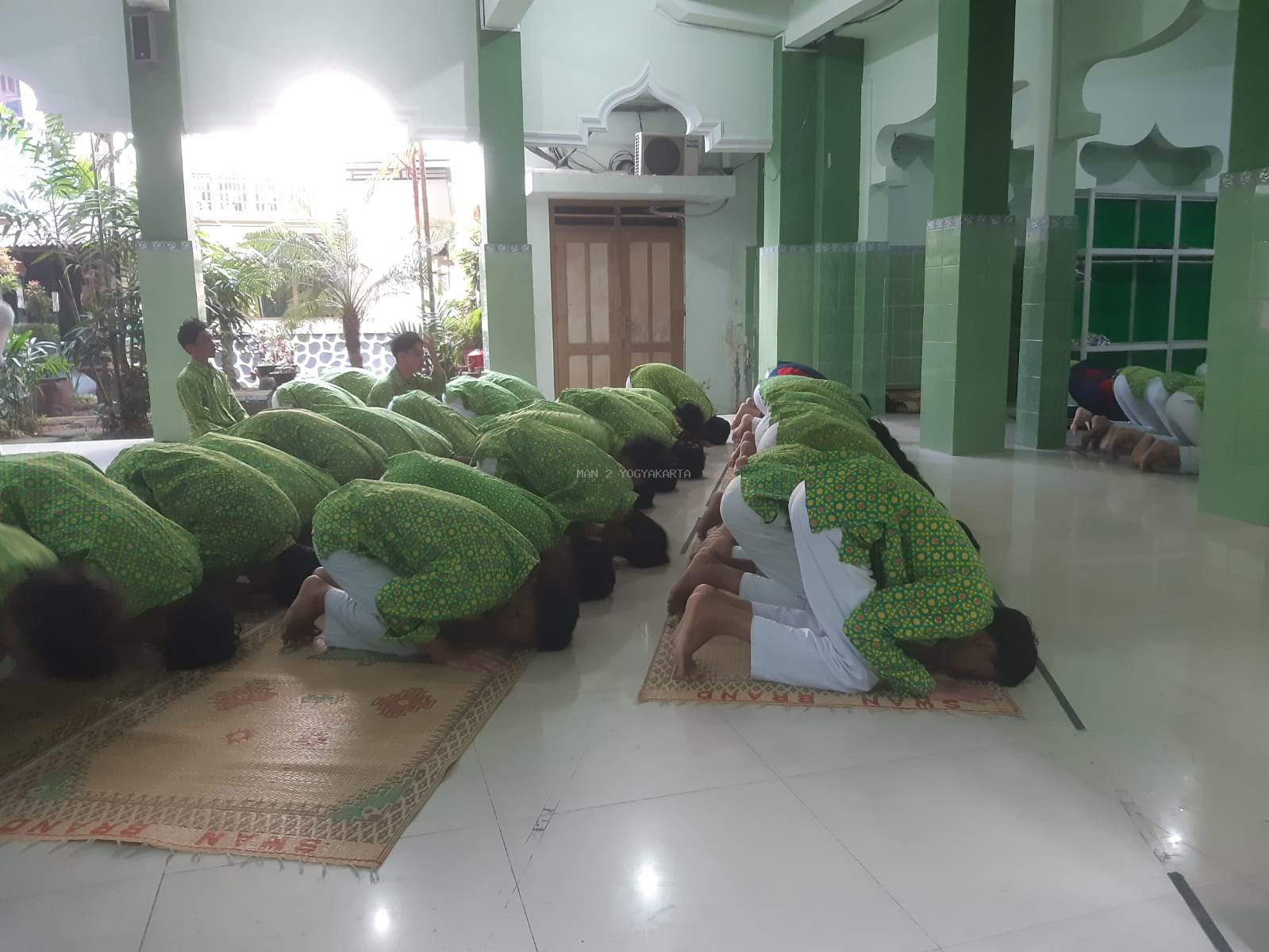 MAN 2 Yogyakarta Perkuat Karakter Islami Siswa Melalui Sholat Dhuha Berjamaah