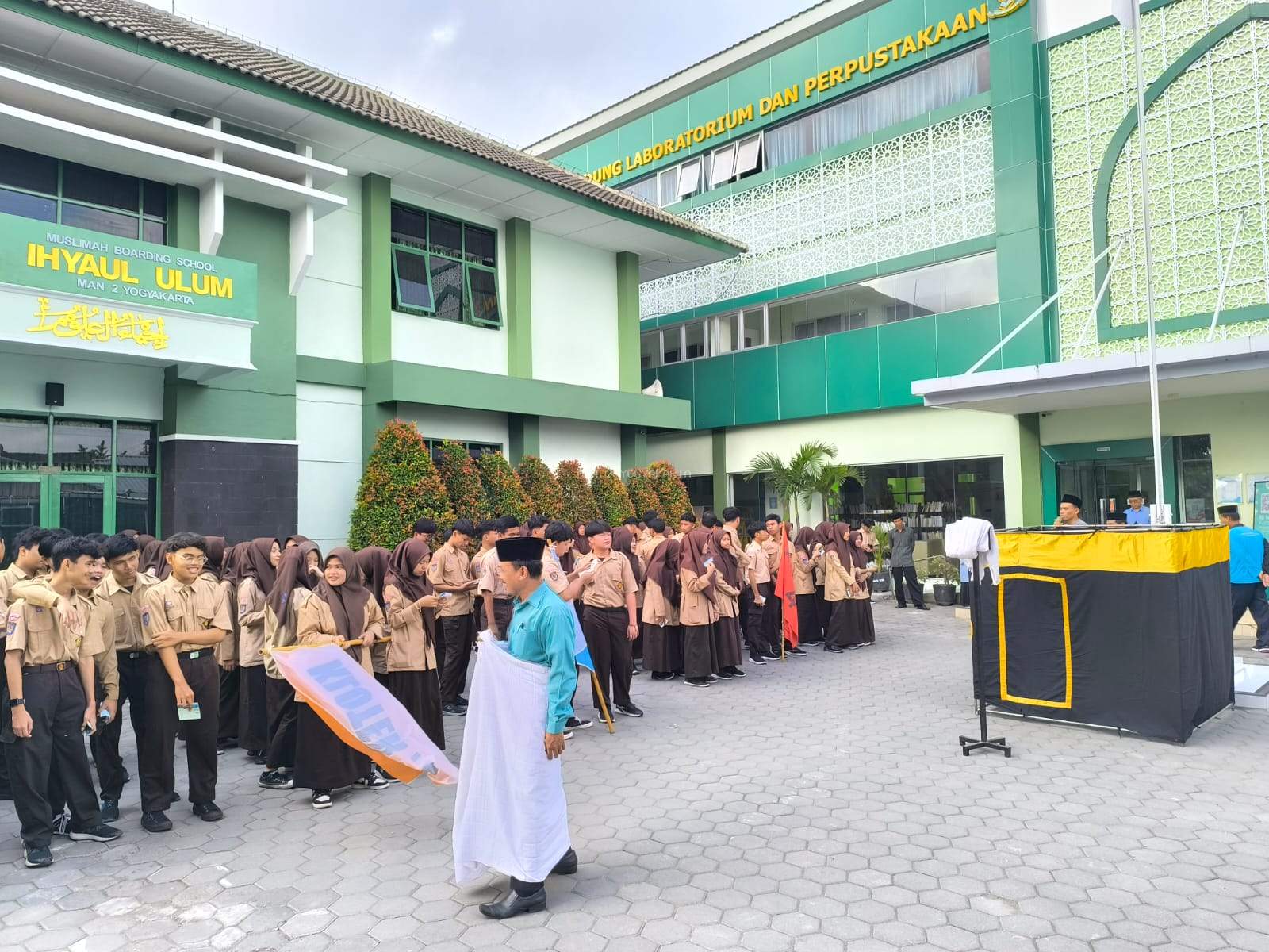 Sigap Sejak Dini, MAN 2 Yogyakarta Adakan Latihan Manasik Haji