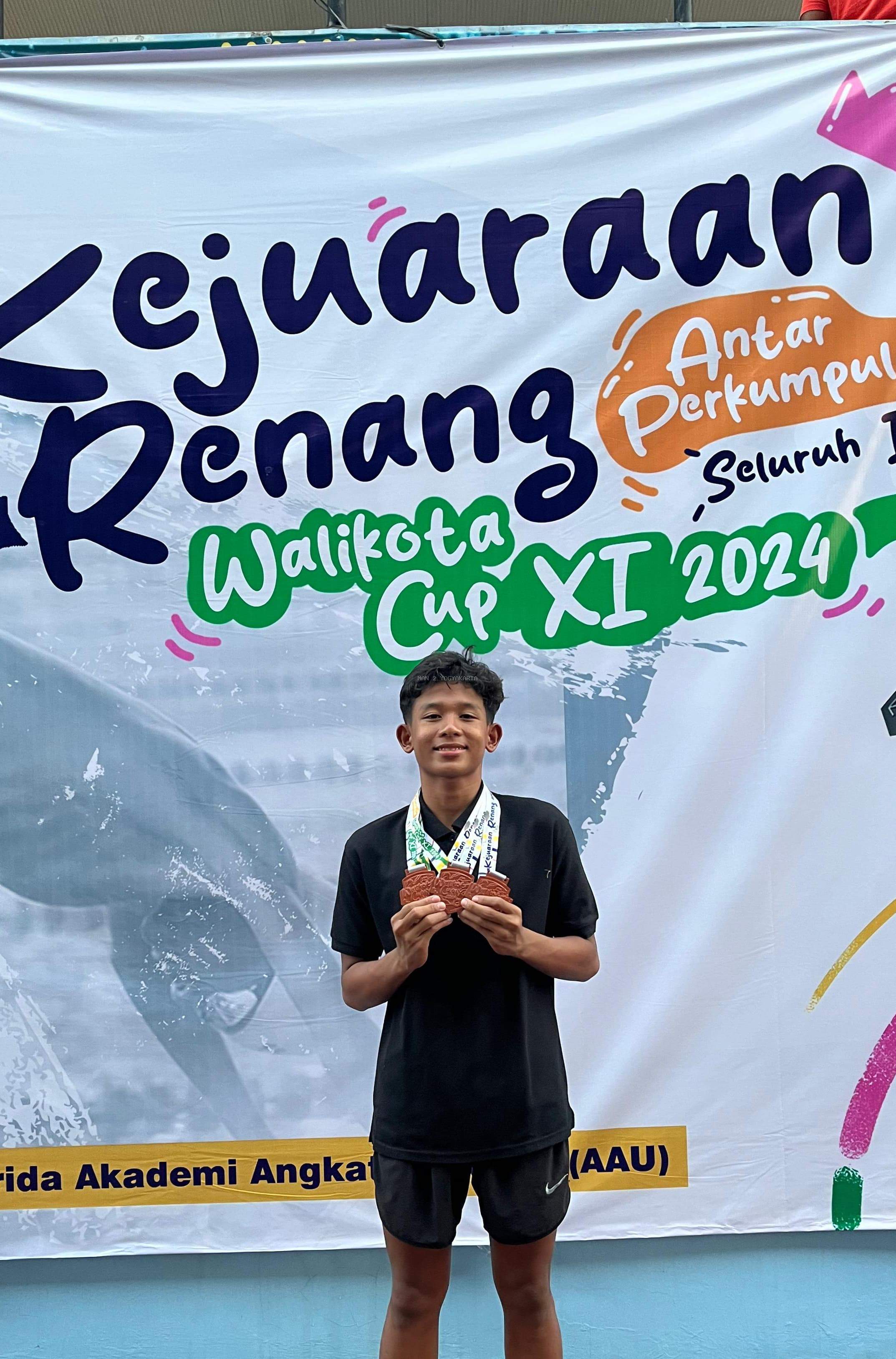 Sang Juara: Siswa MAN 2 Yogyakarta, Aryansyah Nur Arsyad Sabet 3 Medali Sekaligus dalam Kejuaraan Renang Walikota Cup XI