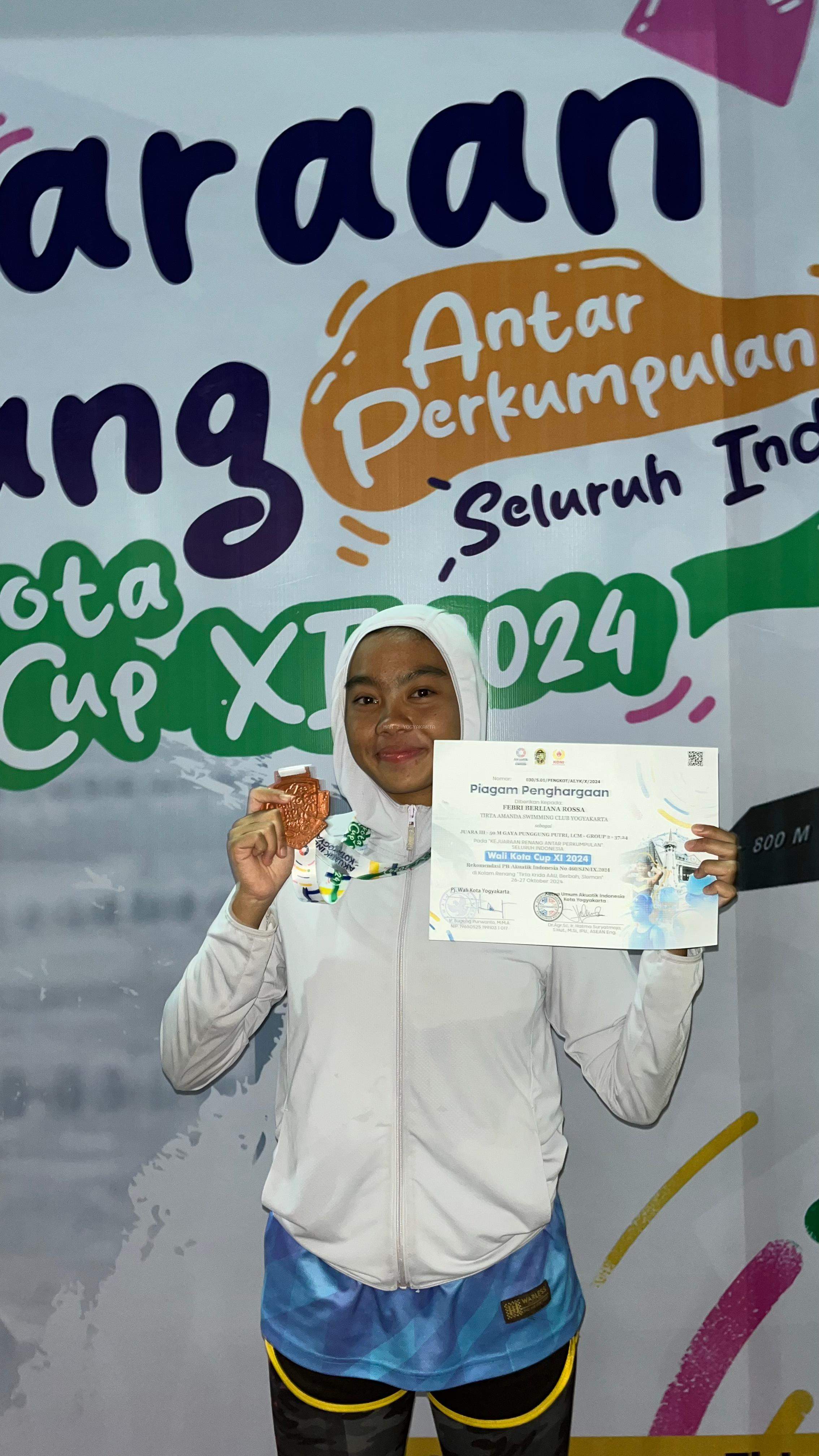 Sabet Juara: Febri Berliana Rossa, Siswa MAN 2 Yogykarta Raih Perunggu dalam Kejuaraan Renang Walikota Cup XI