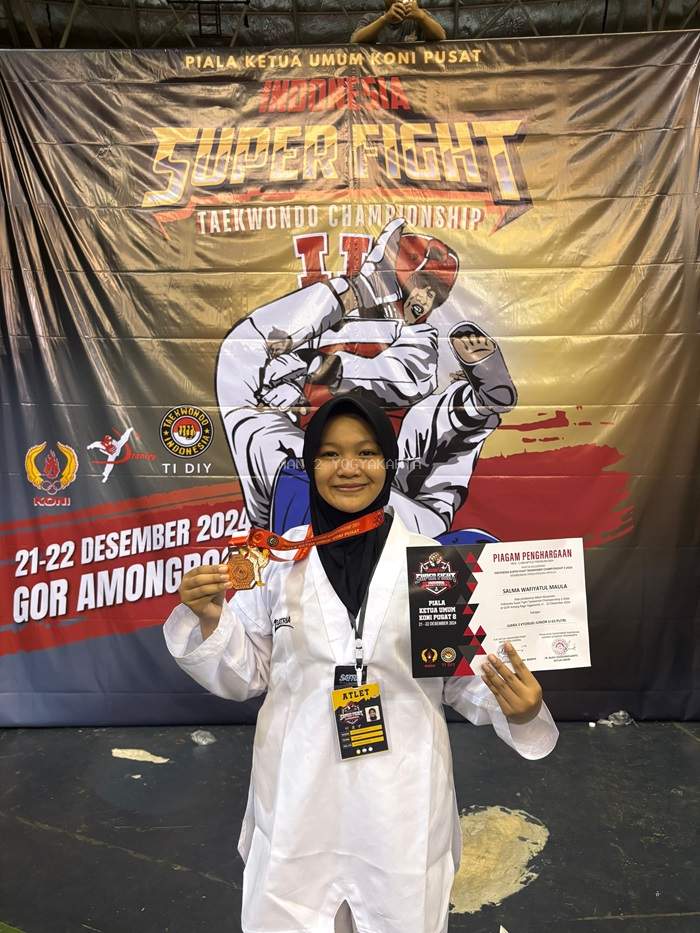 Salma Wafiatul Maula Siswa MAN 2 Yogyakarta, Raih Juara 3 Even Super Fight Taekwondo Championship 2024
