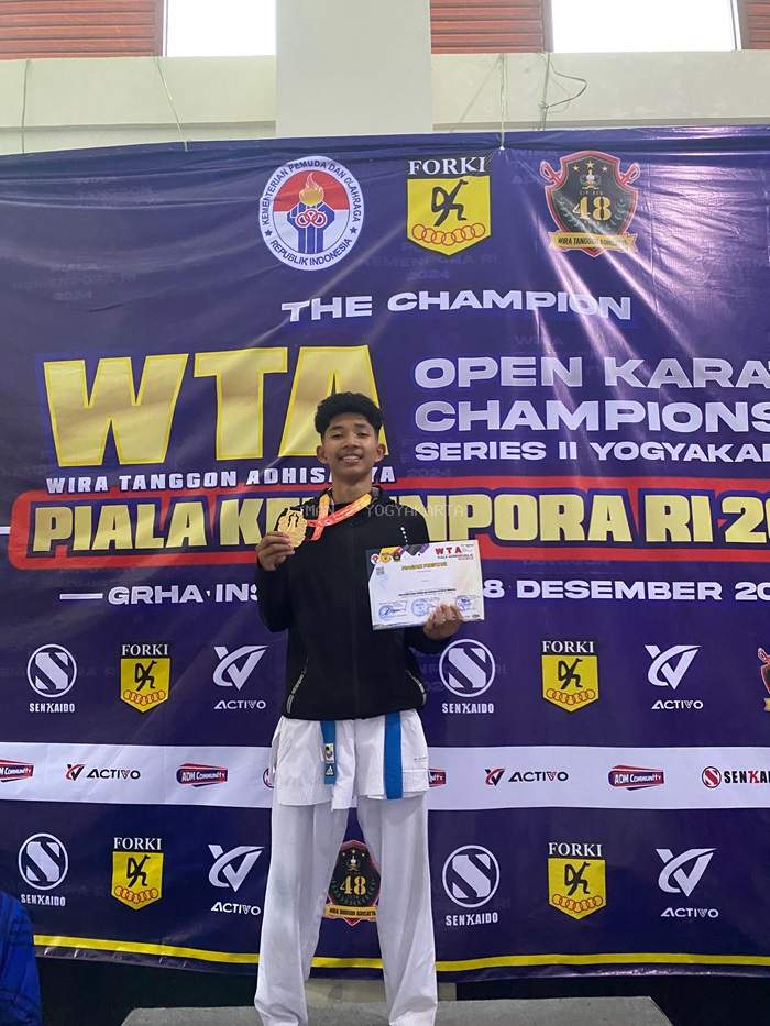 Akhtar Holden Siswa MAN 2 Yogyakarta Raih Juara 1 Laga WTA Open Karate Championship Series II 2024 2024