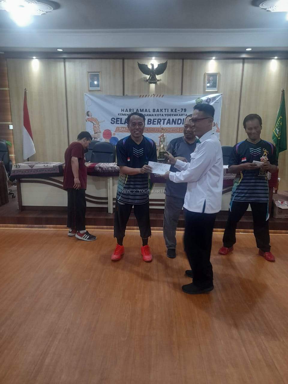 Yanuar Fakhruzie, SE, M.Pd Staf Pendidikan MAN 2 Yogyakarta, Raih Juara 2 Tenis Meja pada HAB Kemenag Kota Yogyakarta ke-79