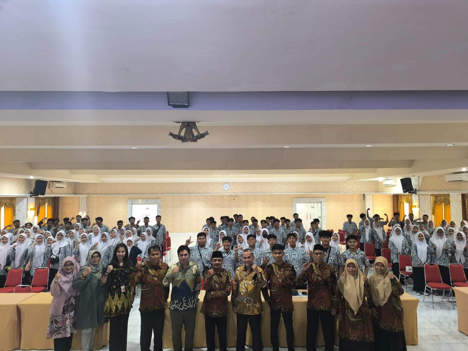 Menggali Potensi Pendidikan, Siswa MAN 2 Yogyakarta Kunjungi Fakultas Vokasi Universitas Airlangga
