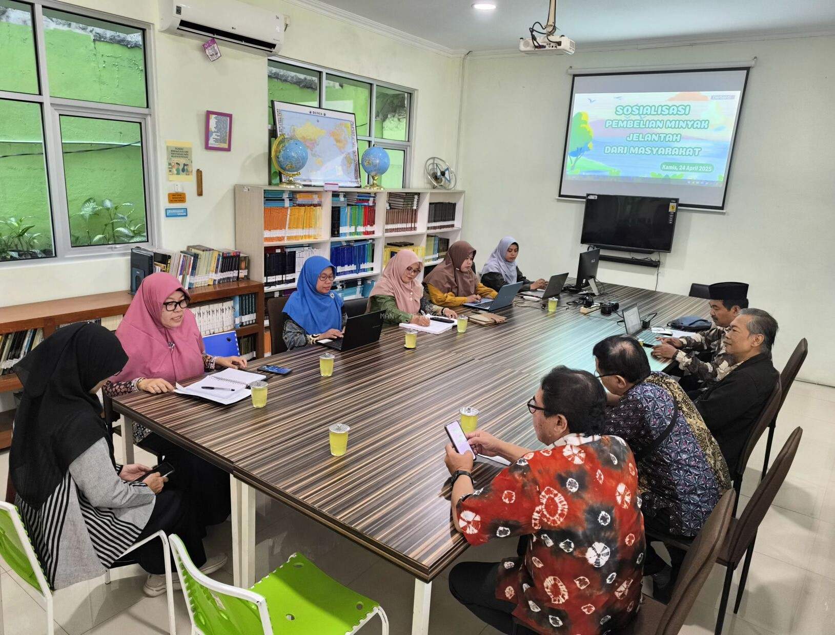 Sosialisasi Eksternal, MAN 2 Yogyakarta Ajak Warga Dukung Progam Pembelian Minyak Jelantah