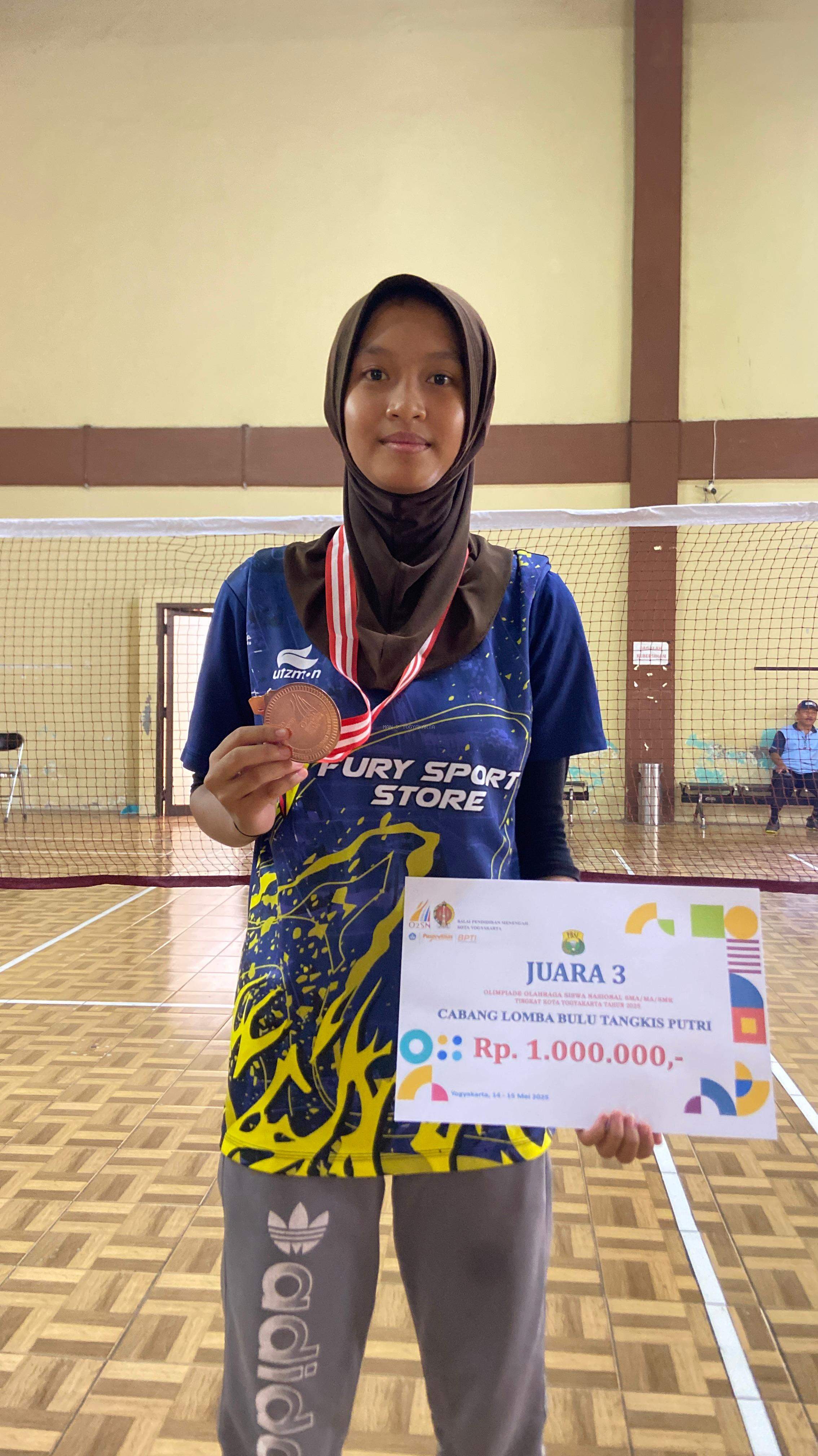 Ashara Gitari Putri Naila Raih Juara III O2SN Bulutangkis Putri Tingkat Kota Yogyakarta