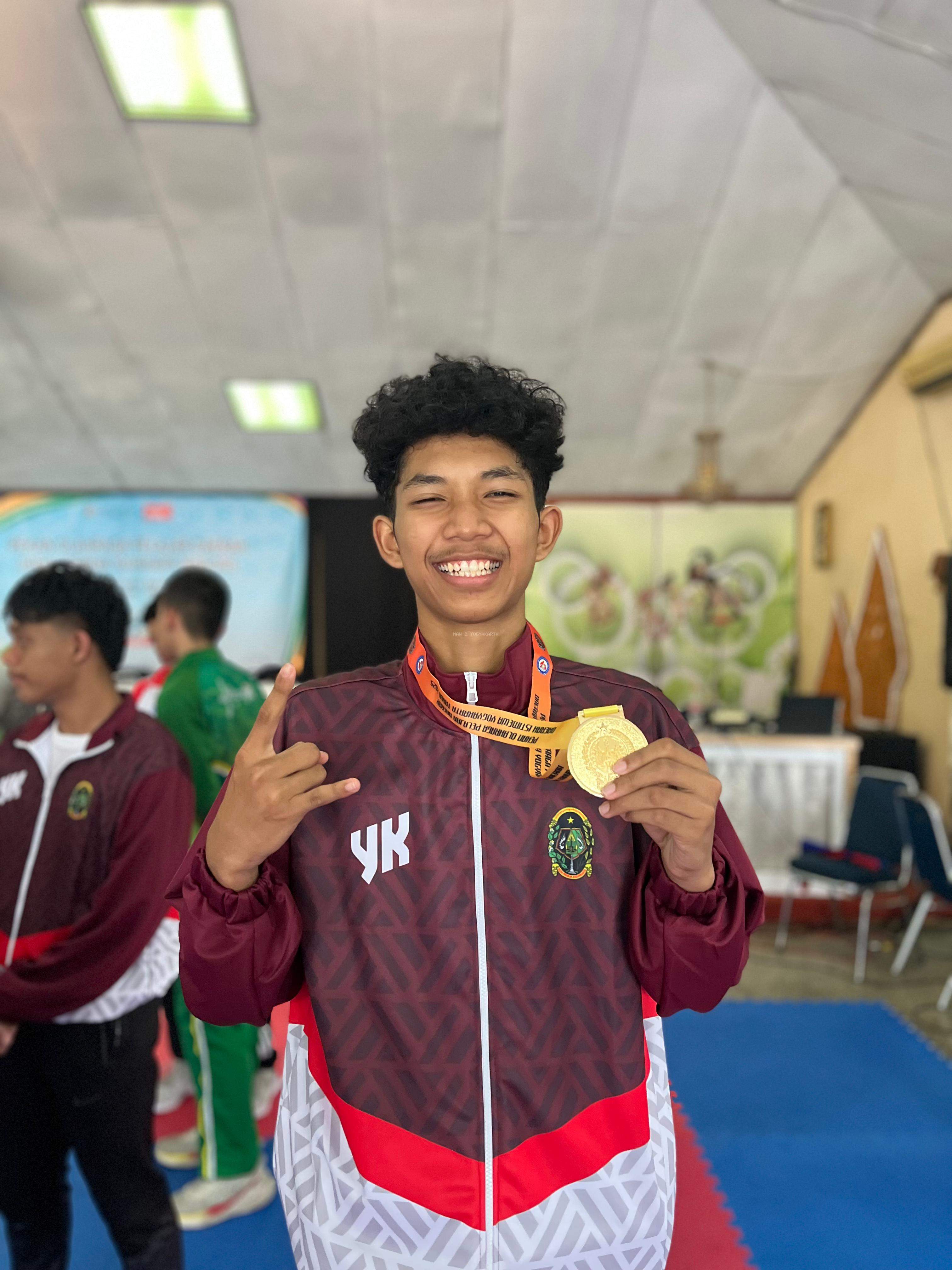Akhtar Holden Melaju ke POPNAS, Raih Juara 1 Karate di POPDA DIY 2025