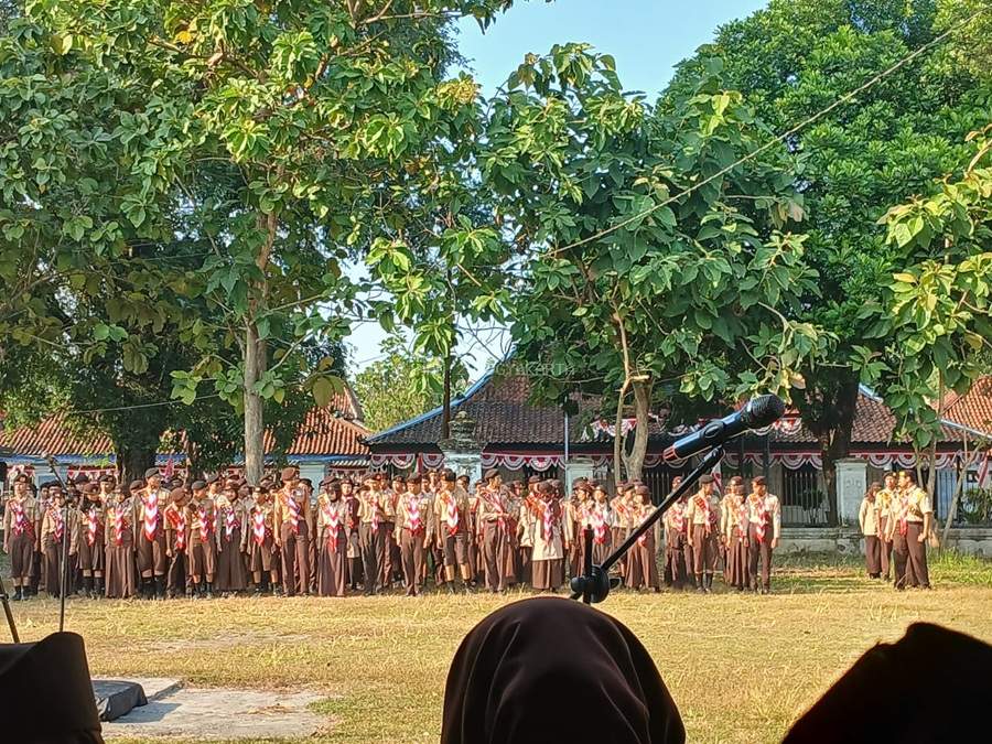 Fatiha dan Ferdiansyah MAN 2 Yogyakarta Menyemarakkan Apel Besar Hari Pramuka ke-64 di Kota Yogyakarta