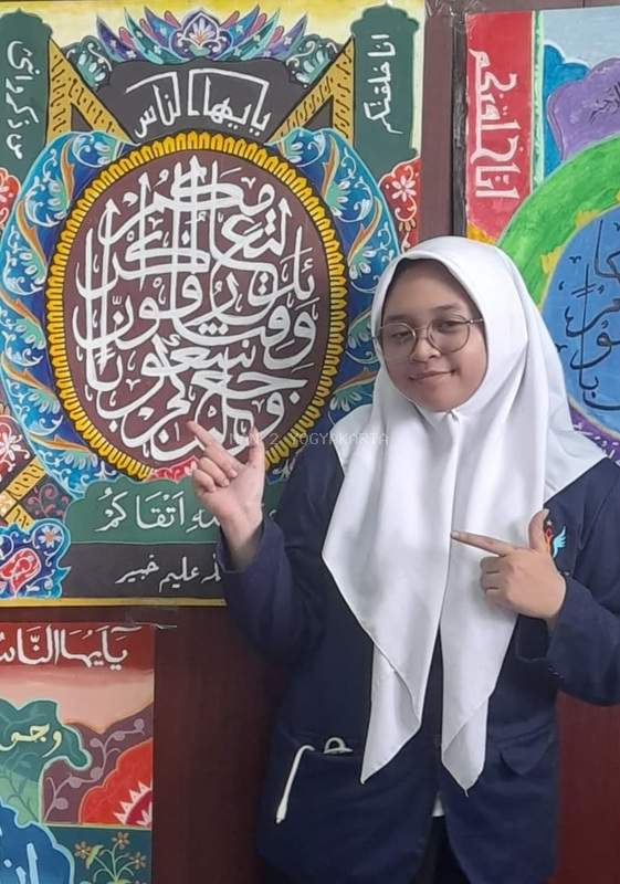 Nimas Kirana Ati Samudri Raih Juara 1 Kaligrafi Putri PKM Yogyakarta 2025