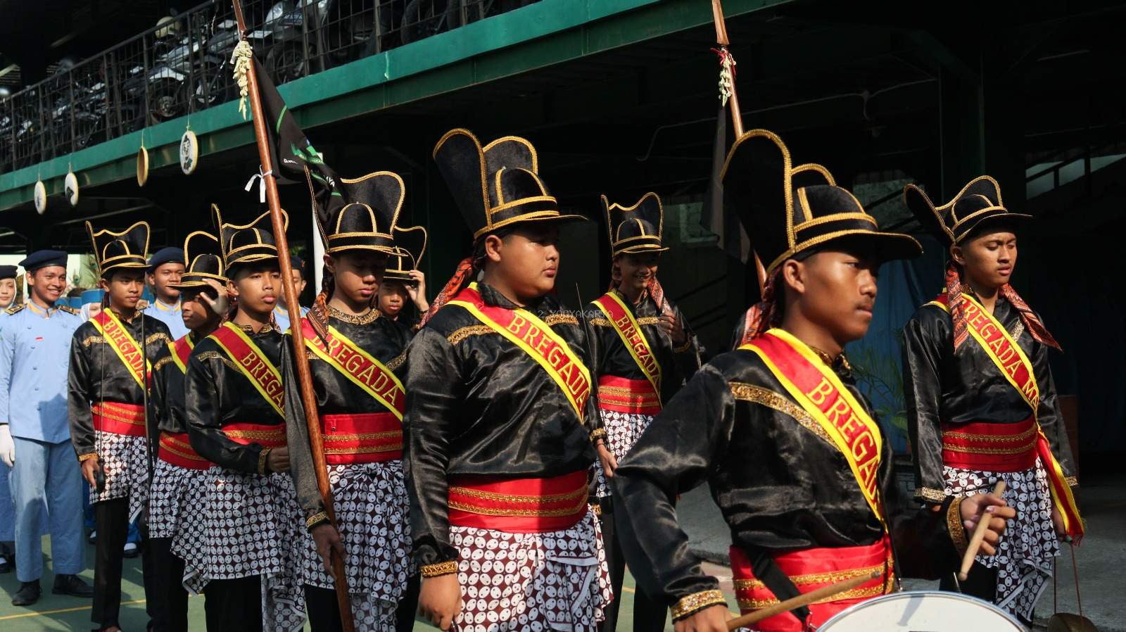 Semarak Karnaval P5RA MAN 2 Yogyakarta: Barisan Bergodo, Paskibra, hingga Maskot Kelas Warnai Aksi Parade