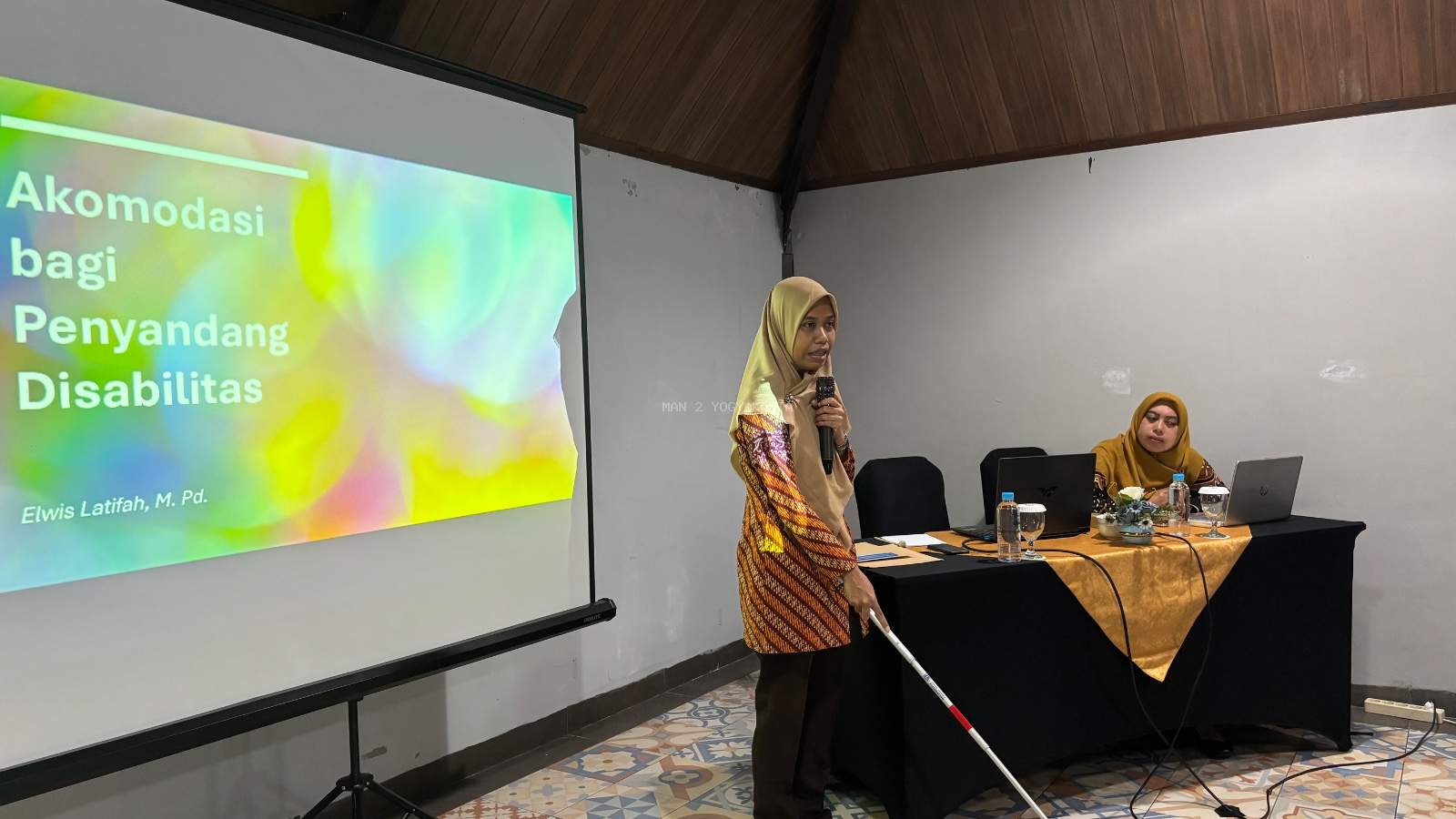 Wujudkan Madrasah Ramah Disabilitas, MAN 2 Yogyakarta Kolaborasi dengan Guru SLB Negeri 1 Bantul Selenggarakan Pelatihan Pelayanan Prima