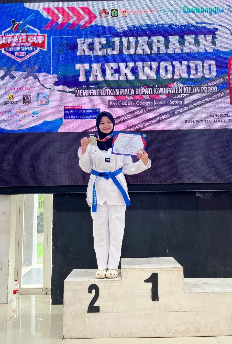Salma Wafiyatul Maula Persembahkan Medali Perak untuk MAN 2 Yogyakarta di Ajang Taekwondo Bupati Cup 2025
