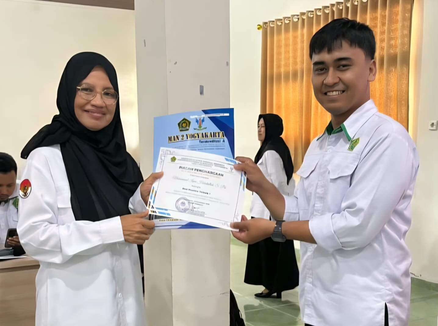 Dari Soal ke Model Matematika: Inovasi Muhammad Iqna Hantarkan Juara Terbaik I Best Practice 2025