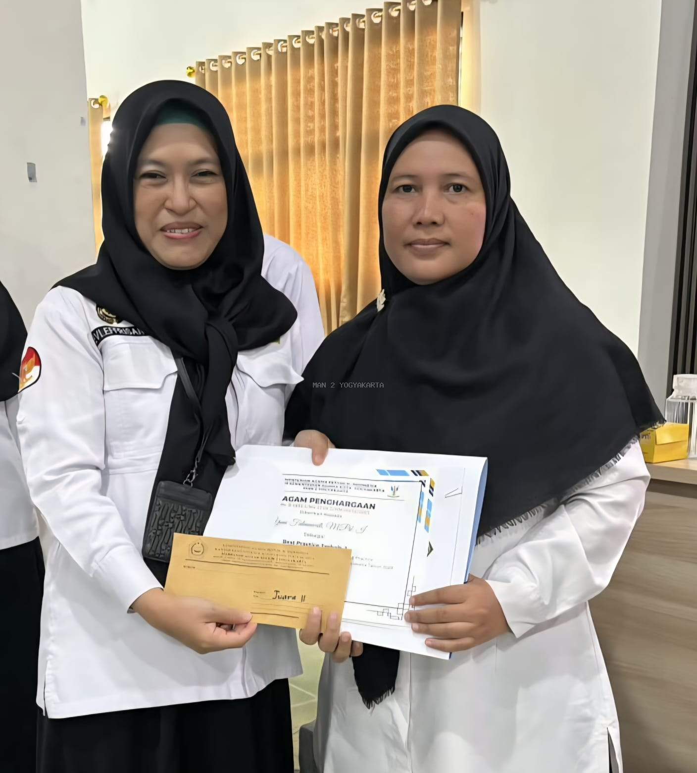 Bernyanyi Menjadi Jalan Prestasi: Inovasi Yuni Fatmawati Hantarkan Juara Terbaik II Best Practice 2025