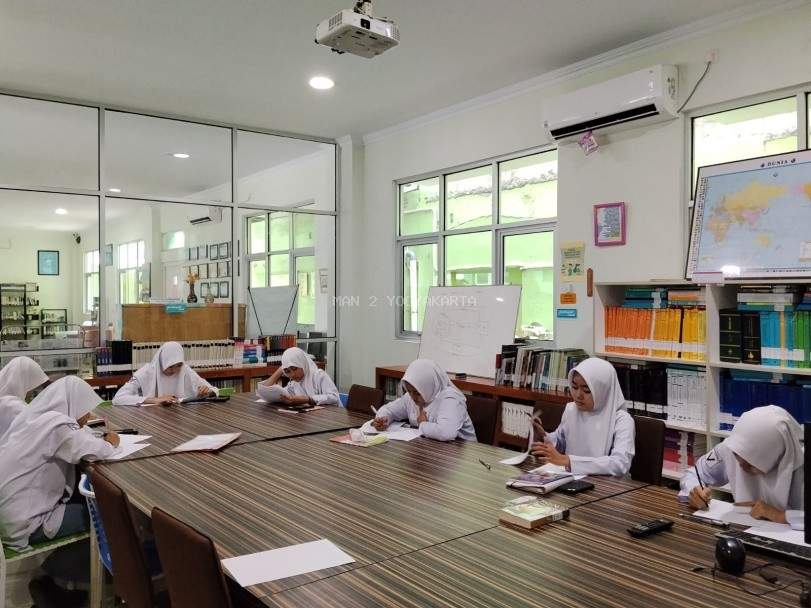 Asah Kemampuan Berpikir Kritis, MAN 2 Yogyakarta Gelar Seleksi OSN Matematika Tingkat Madrasah