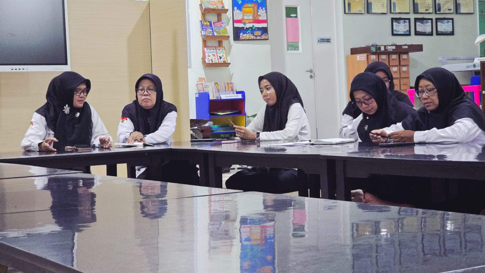 Menguatkan Jiwa, Menyatukan Langkah: School Zone Amikom dan MAN 2 Yogyakarta Gelar Buka Bersama Inspiratif
