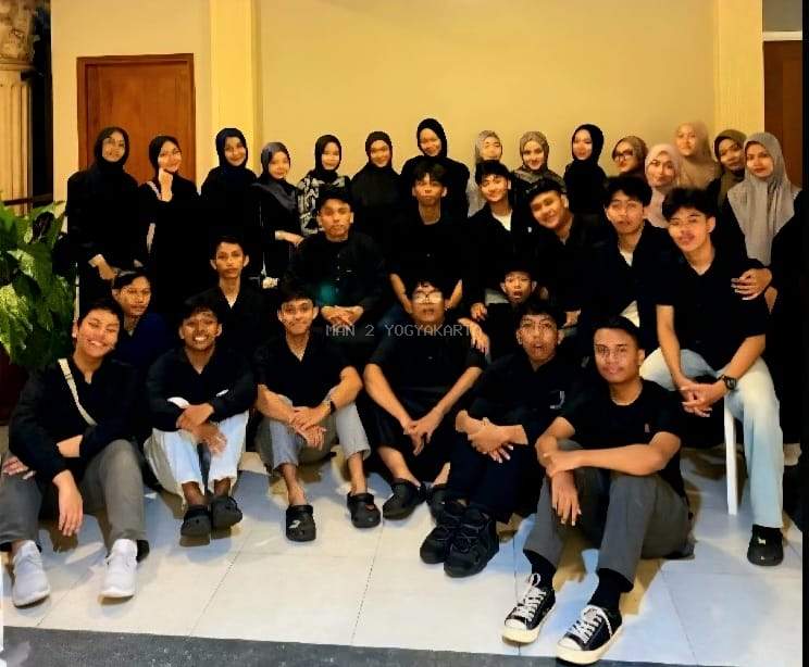 Melepas Penat Usai Ujian: Hangatnya Buka Bersama XII C di Ceria Boutique Hotel