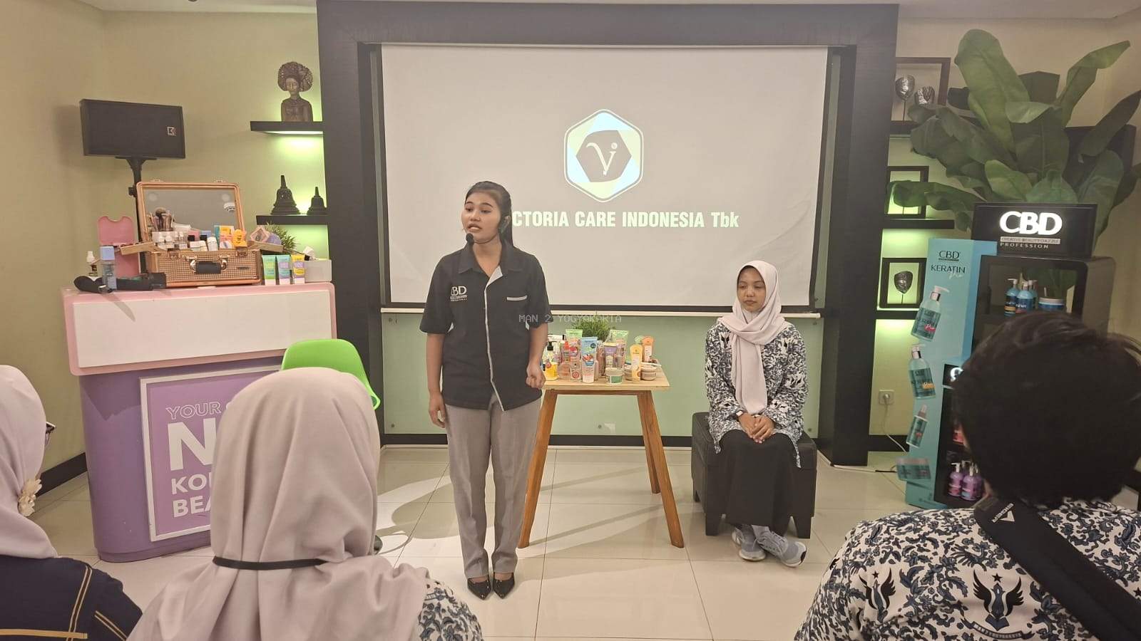 Kunjungan Edukatif Berbuah Pengalaman, Murid MAN 2 Yogyakarta Tampil Jadi Peraga Produk Victoria Care