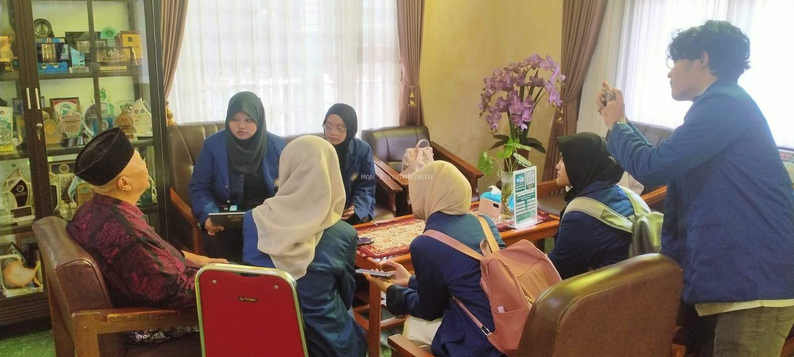 Belajar dari Madrasah Inspiratif,  Mahasiswa FMIPA UNY Kagumi Sarana dan Budaya Layanan MAN 2 Yogyakarta