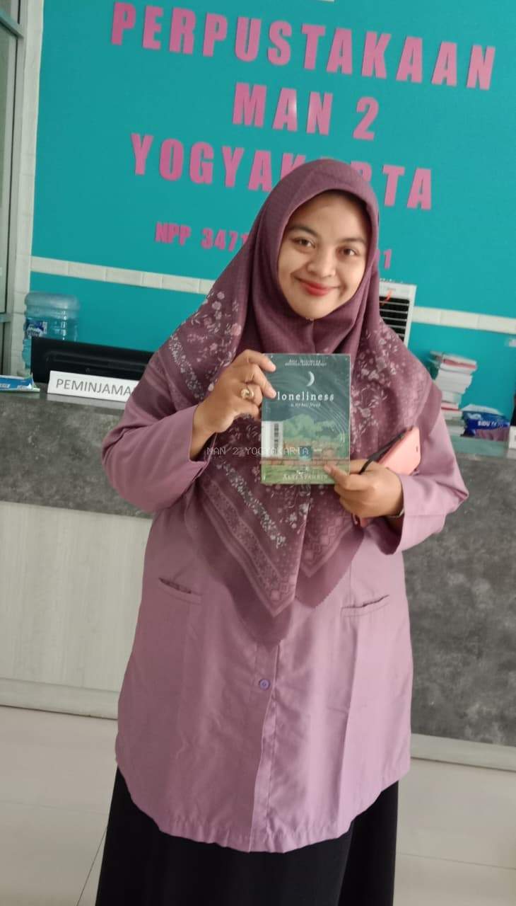 Larissa Amadea Pudyastuti, S.Pd Guru Bahasa Indonesia MAN 2 Yogyakarta Menjadi Guru Aktif Literasi