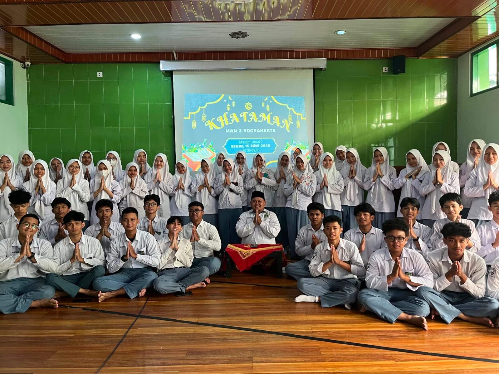 AKHIR DZULHIJJAH BERBURU BERKAH, IMTAQ OSIS ROUDHOTUL ULUM ADAKAN KHATAMAN AL-QUR’AN