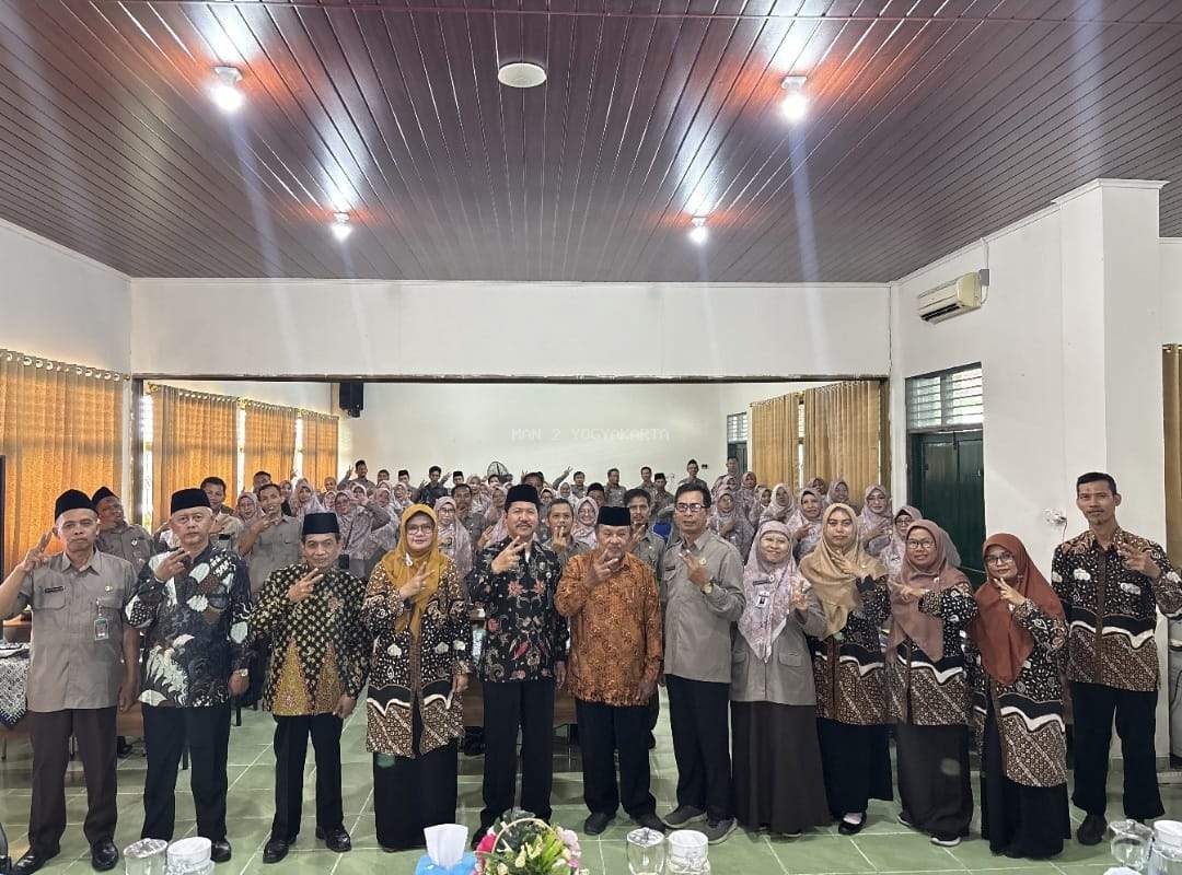 Dari Sahabat Menjadi Sejawat Perubahan: MAN 2 Kebumen Belajar, MAN 2 Yogyakarta Berbagi Praktik Baik ZI