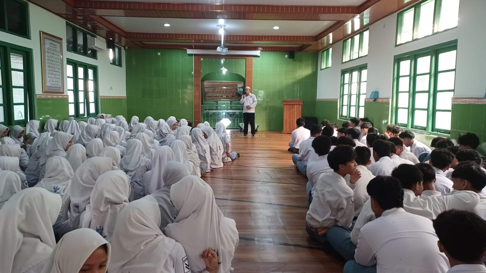 Reset, Refleksi, dan Melaju: Pertemuan Perdana BK Kelas XI Bangun Mental Juara