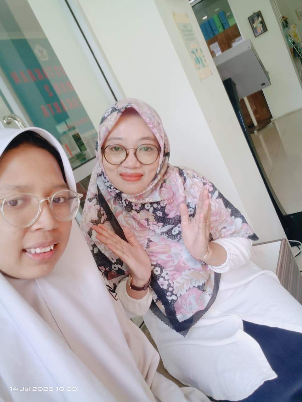 Literasi Baca Balik Cerita, Shireen Review Novel Santri Pilihan Bunda di Perpustakaan MAN 2 Yogyakarta