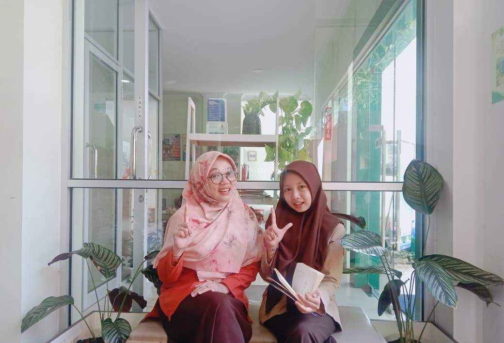 Literasi Baca Balik Cerita, Muhibbatul Maulida Azzahra Kelas XI G MAN 2 Yogyakarta Ulas Novel The Architecture of Love