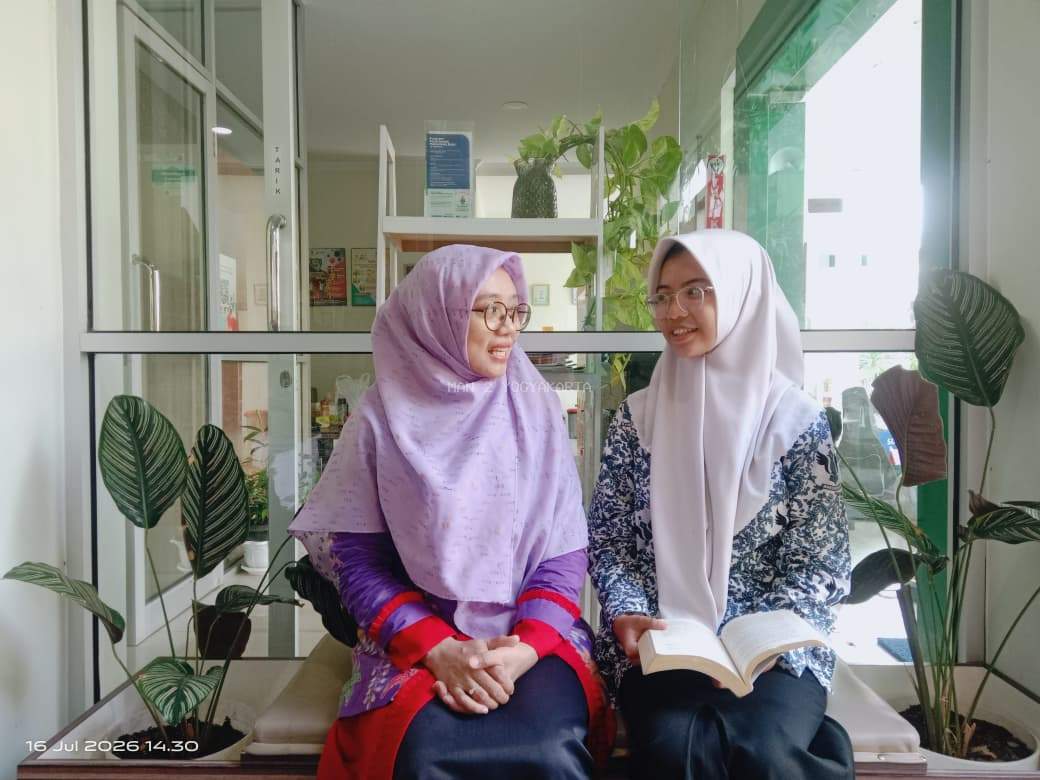 Windy Anissa Ramadhania Bagikan Hikmah Novel Aldebaran dalam Program Baca Balik Cerita di Perpustakaan MAN 2 Yogyakarta