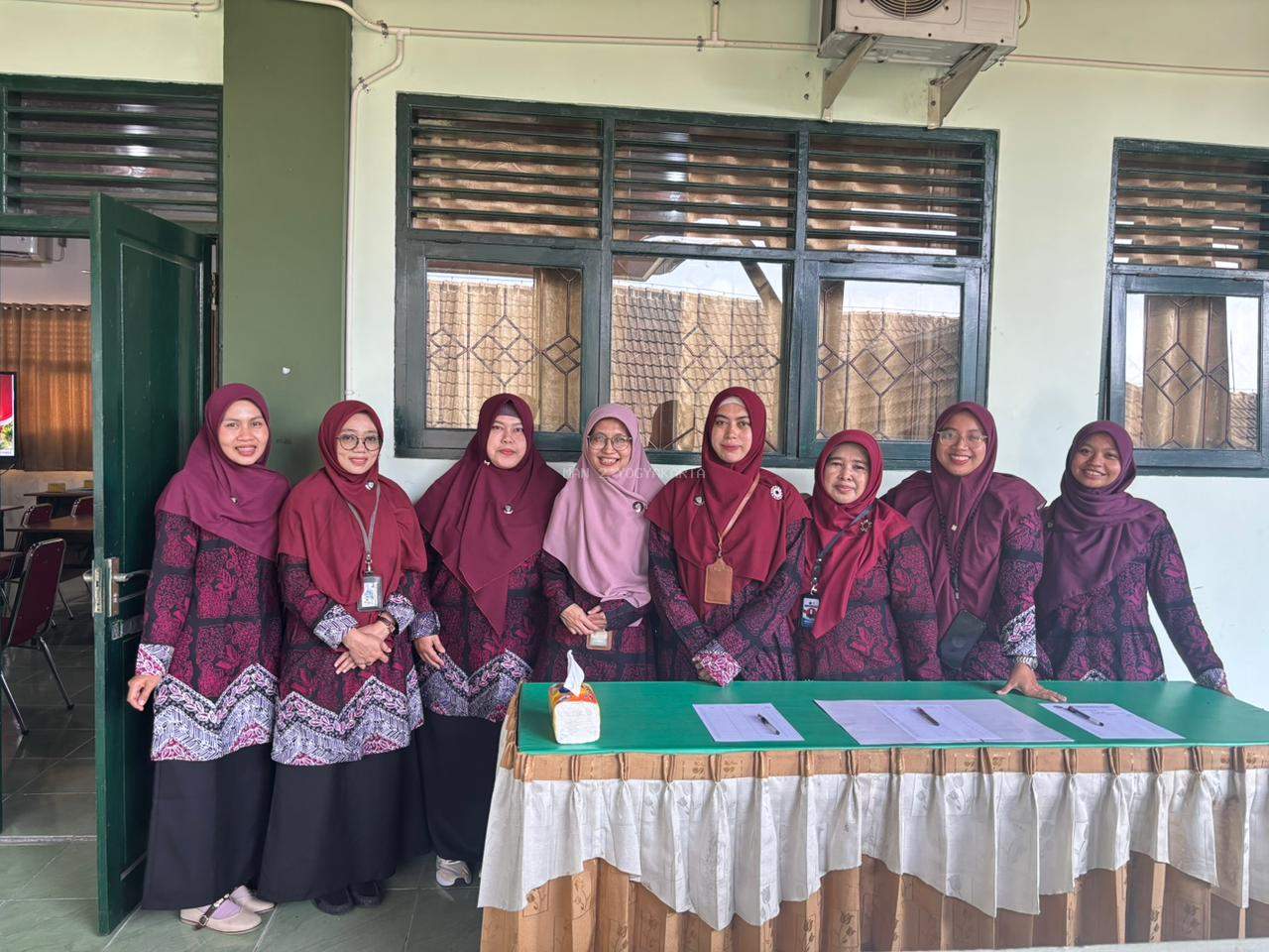 Senyum, Sapa, dan Sigap: Formula Pelayanan Prima Tim PZI MAN 2 Yogyakarta untuk Delegasi Gorontalo