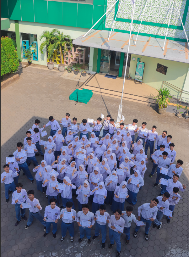 Wujud Dukungan dan Motivasi, MAN 2 Yogyakarta Berikan Apresiasi kepada Murid Berprestasi