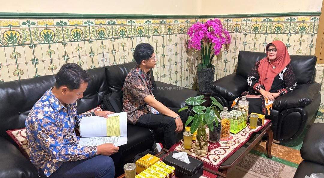 BPKP DIY Evaluasi PHTC Digitalisasi Pembelajaran di MAN 2 Yogyakarta, TV Panel Jadi Saksi Transformasi Kelas