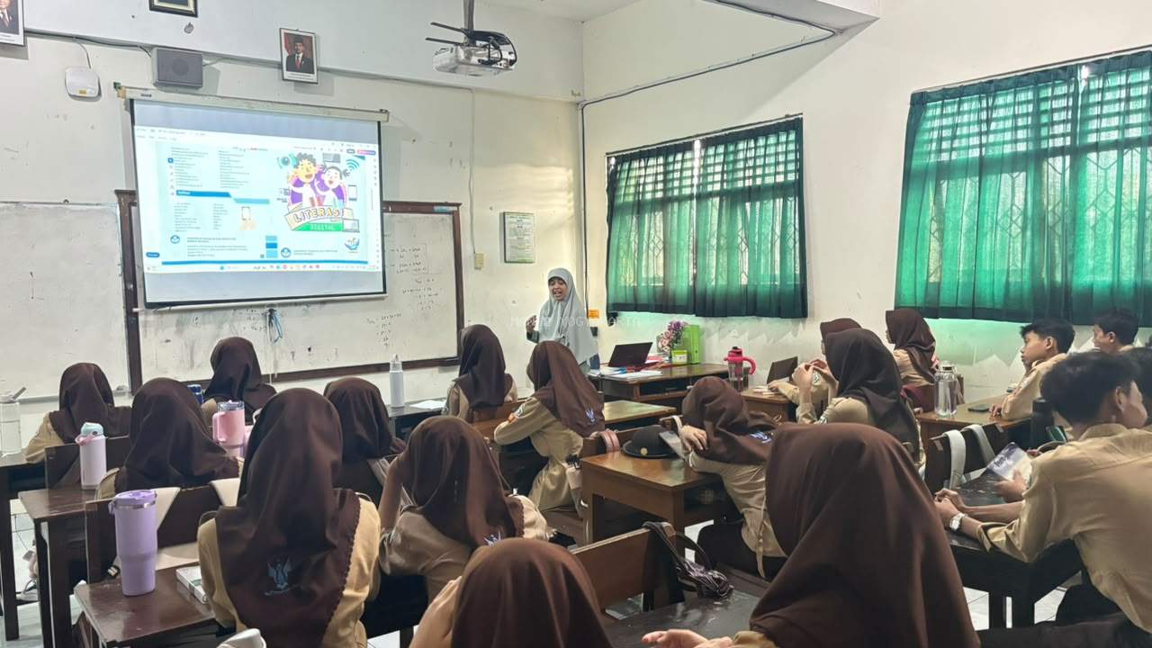 Literasi Digital dan Digital Citizenship, Bekali Siswa Kelas XI Menjadi Pengguna Teknologi yang Cerdas dan Santun