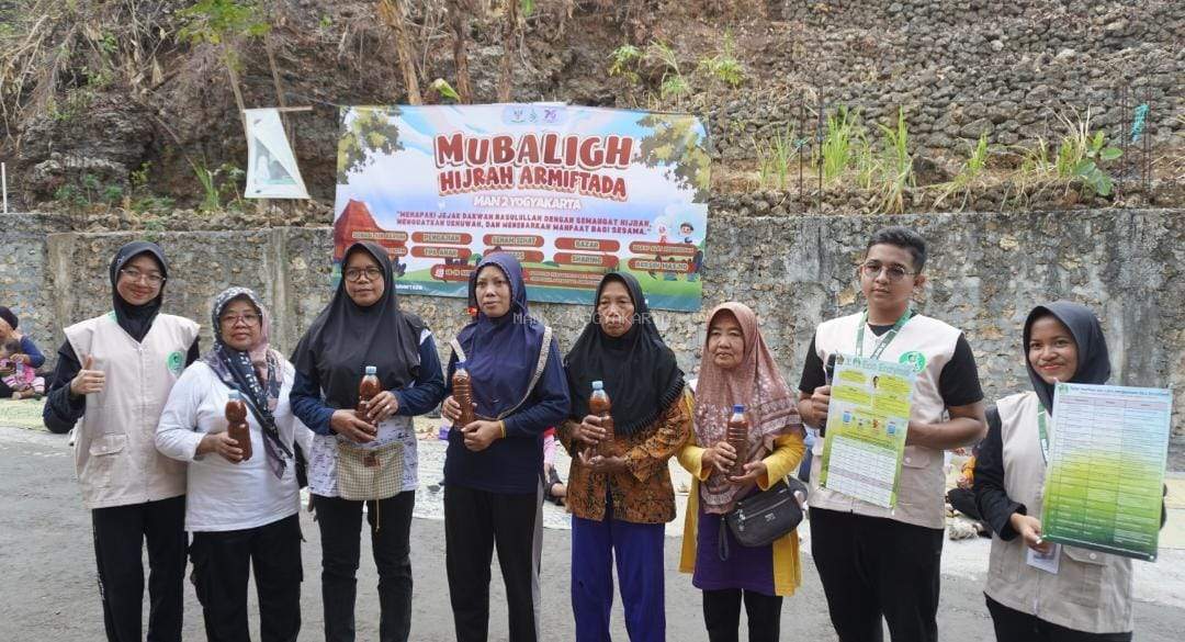 Ikhtiar Merawat Bumi, Mubaligh Hijrah Armiftada Hadirkan Eco Enzyme di Tengah Warga Gunungkidul